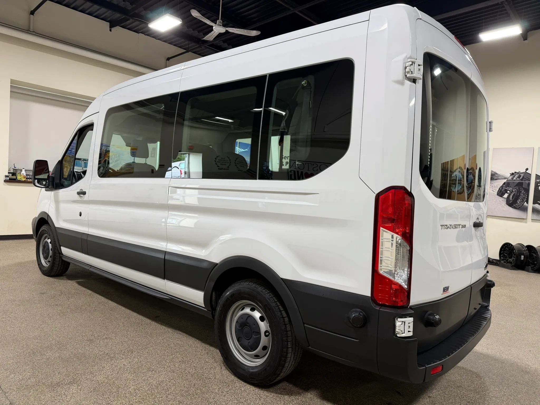 Used 2015 Ford Transit 350 XL RWD image 21