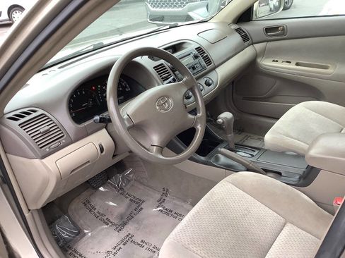 Used 2004 Toyota Camry LE image 23