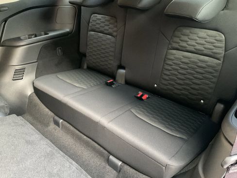 Used 2025 Nissan Pathfinder SV w/ Black Appearance Package image 43