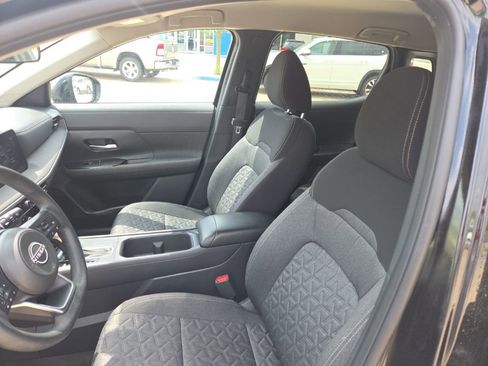 Used 2025 Nissan Kicks SV FWD image 13