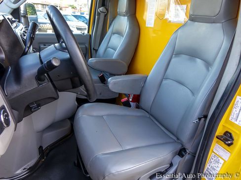 Used 2022 Ford E-350 and Econoline 350 Super Duty RWD image 9
