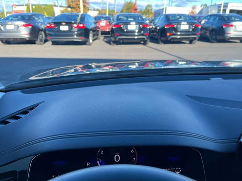 Used 2025 Volkswagen Jetta SE image 34