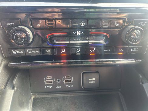 Used 2024 Jeep Grand Cherokee L Altitude image 21