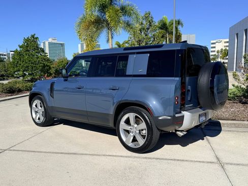 Used 2024 Land Rover Defender 110 SE image 2