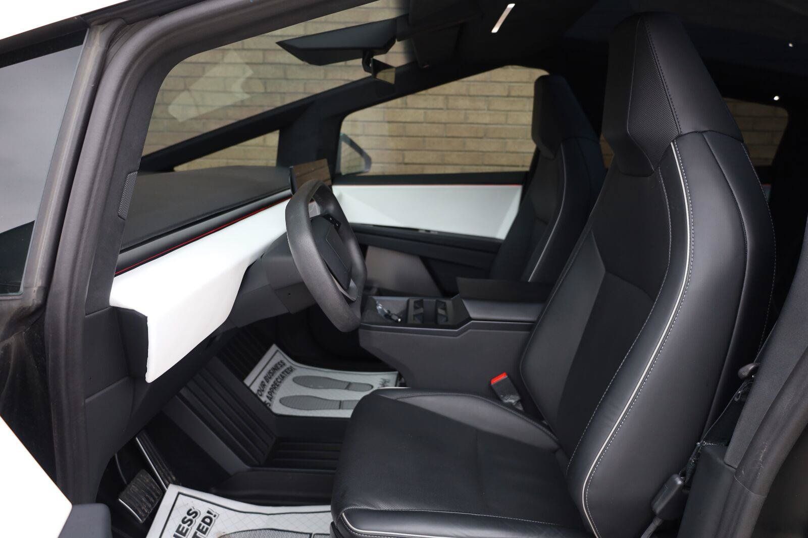 Used 2024 Tesla Cybertruck AWD Crew Cab image 16