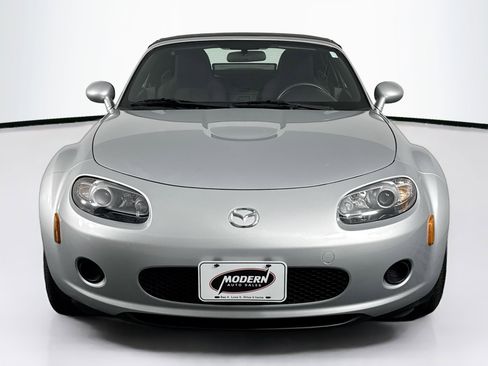 Used 2006 MAZDA MX-5 Miata image 4
