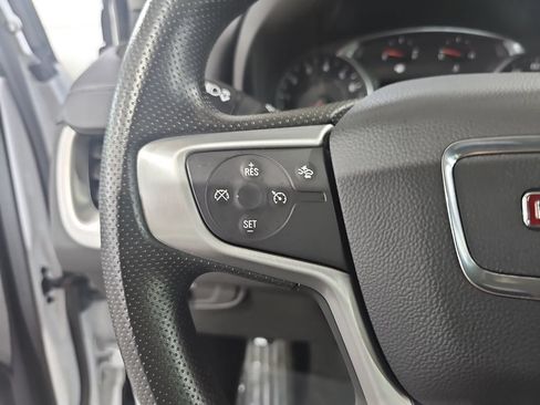 Used 2023 GMC Terrain SLE w/ LPO, Floor Liner Package AWD/4WD image 21