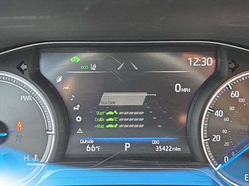 Used 2023 Toyota Venza XLE image 23