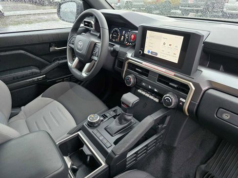 Certified 2025 Toyota Tacoma TRD Off-Road image 10