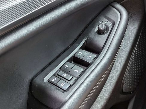 Used 2025 Jeep Grand Cherokee Altitude AWD/4WD image 24