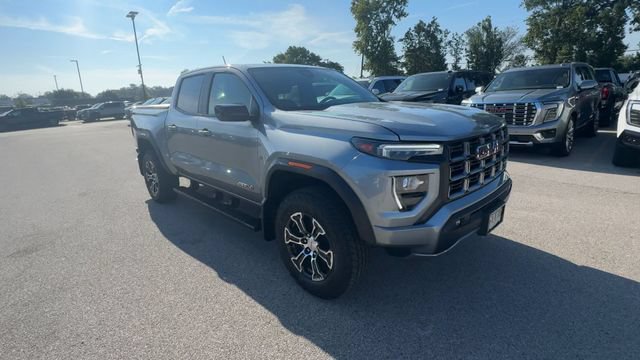 Used 2025 GMC Canyon AT4 AWD/4WD image 3
