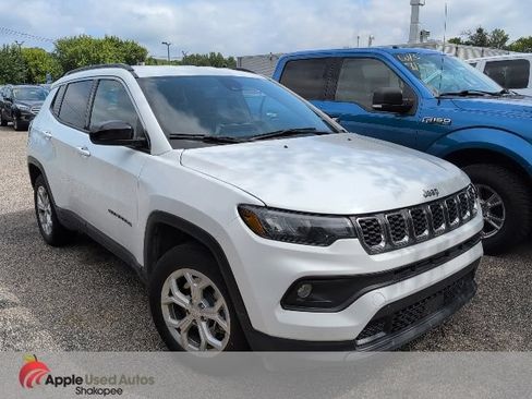 Used 2024 Jeep Compass Latitude AWD/4WD image 1
