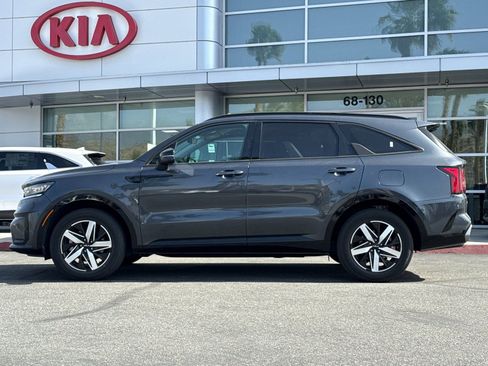 Certified 2023 Kia Sorento S FWD image 6
