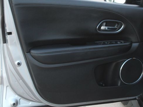 Used 2019 Honda HR-V EX-L image 16