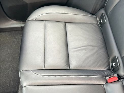 Used 2024 Volvo XC40 B5 Plus image 29