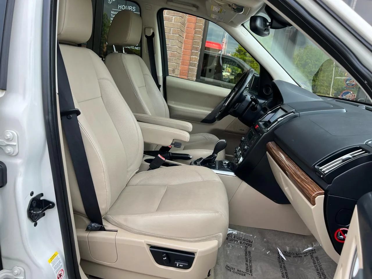Used 2010 Land Rover LR2 HSE AWD/4WD image 20