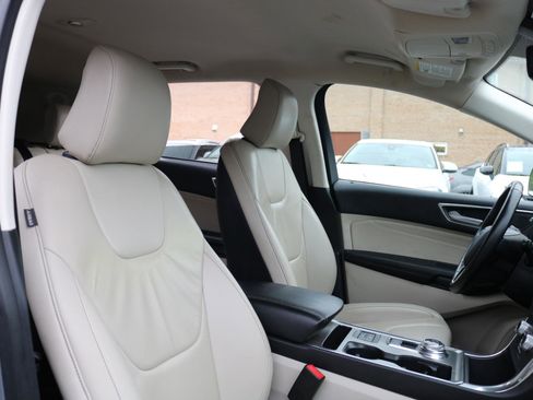 Used 2022 Ford Edge Titanium AWD/4WD image 35