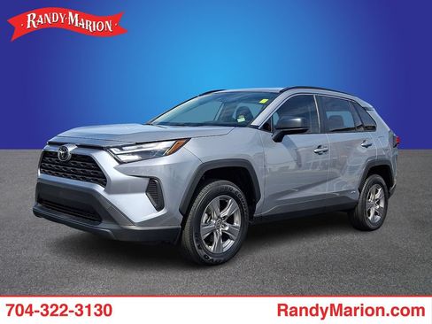 Used 2025 Toyota RAV4 LE AWD/4WD image 1
