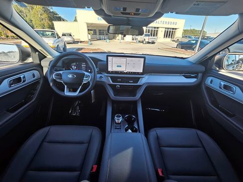 New 2026 Ford Explorer Active w/ Active Comfort Package image 9