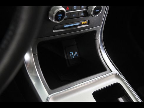 Used 2022 Ford Edge Titanium AWD/4WD image 15