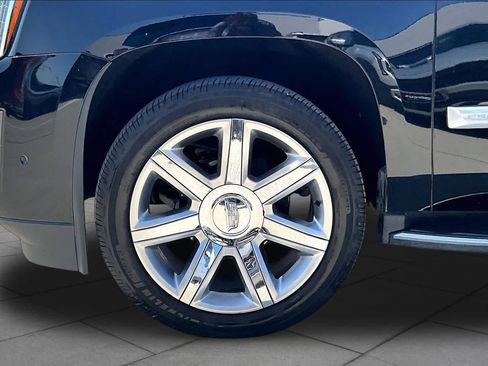 Used 2020 Cadillac Escalade Luxury RWD image 10