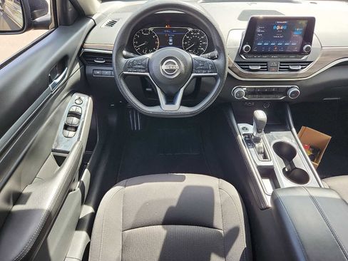 Used 2023 Nissan Altima 2.5 SV FWD image 11