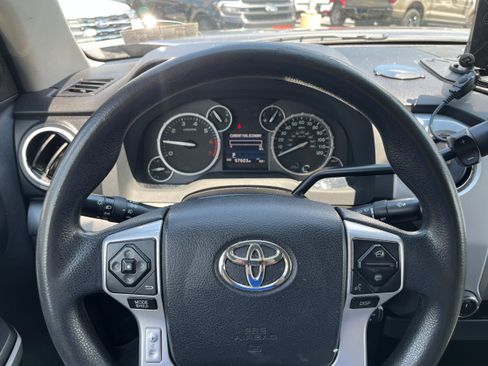 Used 2015 Toyota Tundra SR5 w/ Floor Mat Package AWD/4WD image 17