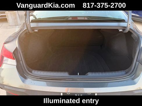 Used 2024 Hyundai Elantra SEL image 27