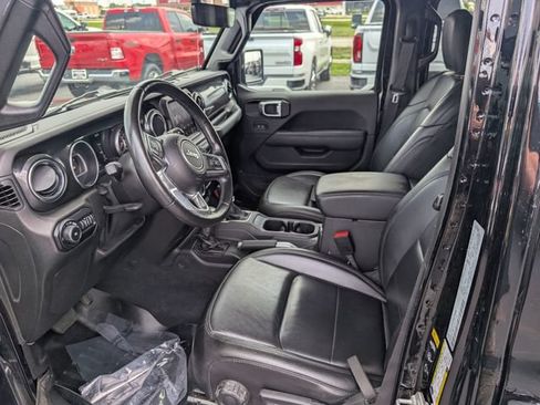 Used 2021 Jeep Wrangler Unlimited Sahara AWD/4WD image 13