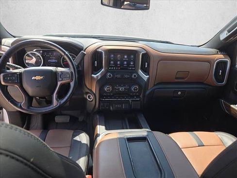 Used 2019 Chevrolet Silverado 1500 High Country w/ High Country Premium Package AWD/4WD image 18