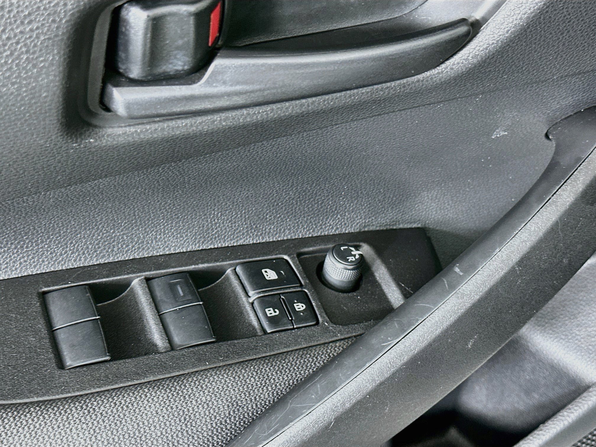 Used 2025 Toyota Corolla LE FWD image 15