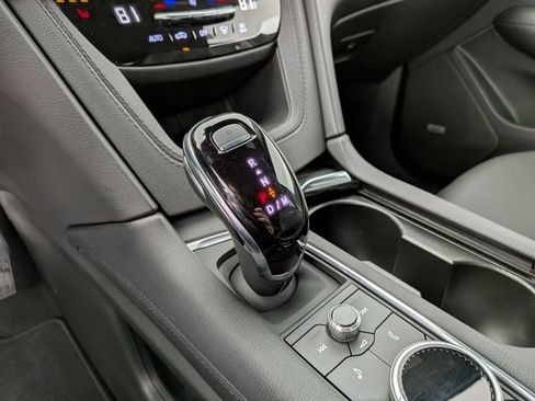 Certified 2025 Cadillac XT6 Luxury image 21