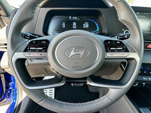 Used 2025 Hyundai Elantra Sport image 17