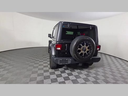 Used 2019 Jeep Wrangler Sport AWD/4WD image 42