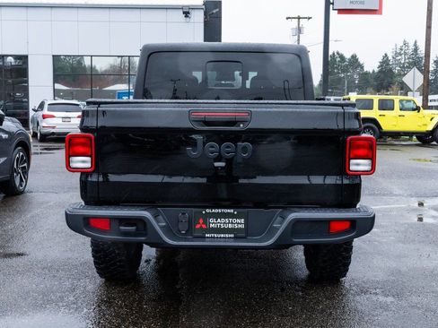 Used 2024 Jeep Gladiator Sport AWD/4WD image 5