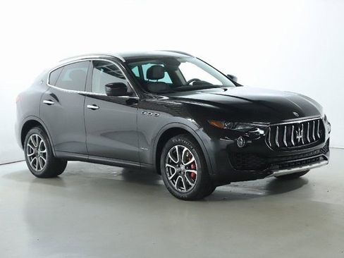 Used 2018 Maserati Levante S GranLusso image 9