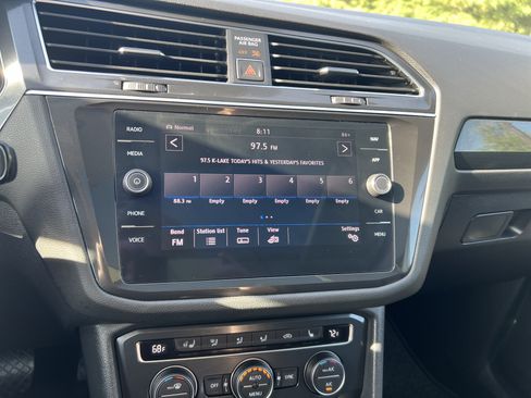 Used 2018 Volkswagen Tiguan SEL Premium AWD/4WD image 20