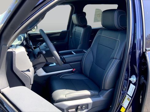 New 2026 Toyota Tundra Limited AWD/4WD image 9