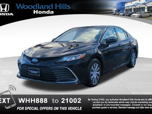 Used 2022 Toyota Camry LE image 1