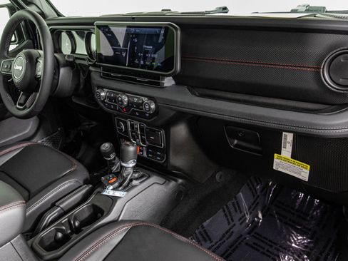 New 2026 Jeep Wrangler Unlimited Rubicon AWD/4WD image 40