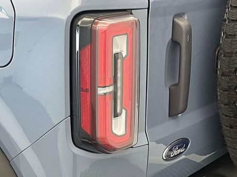 Used 2025 Ford Bronco Badlands w/ Sasquatch Package AWD/4WD image 16