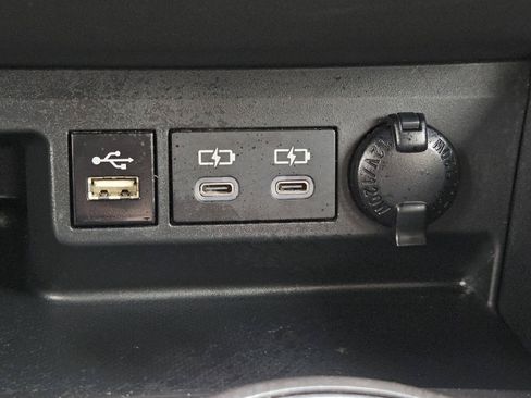 Used 2024 Toyota Highlander Limited FWD image 18