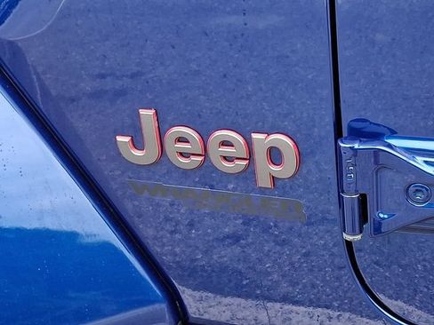 Used 2019 Jeep Wrangler Unlimited Rubicon w/ Dual Top Group AWD/4WD image 29