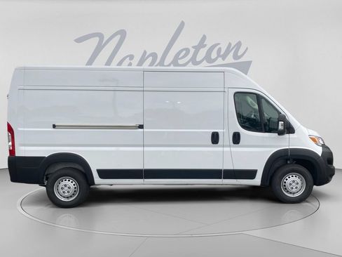 Used 2026 RAM ProMaster 2500 w/ Convenience Group FWD image 8