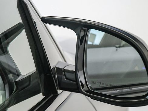 Used 2024 BMW X7 M60i w/ Climate Comfort Package AWD/4WD image 22