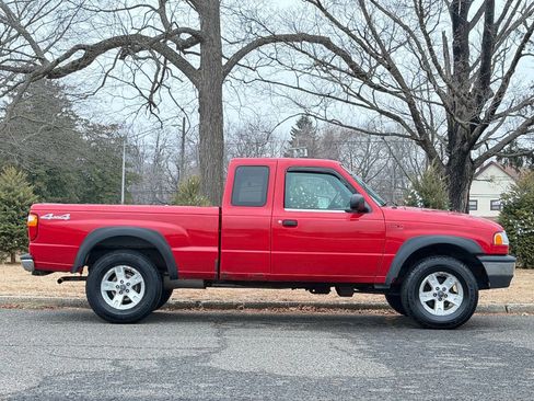 Used 2004 MAZDA B-Series Pickup 4x4 Cab Plus B4000 w/ Convenience Pkg image 5