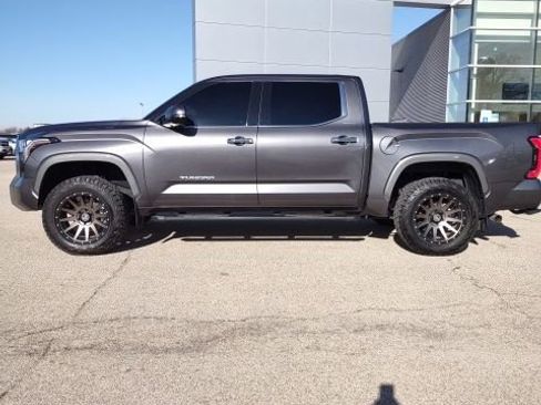 Used 2023 Toyota Tundra Limited image 2