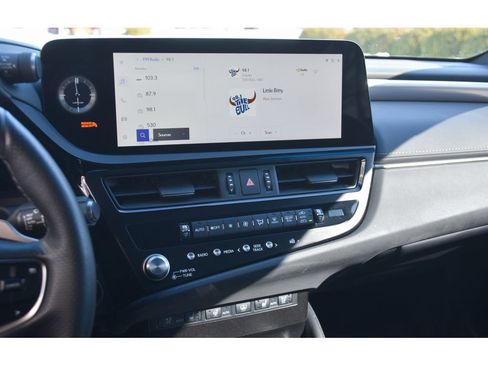 Used 2024 Lexus ES 300h F Sport image 21