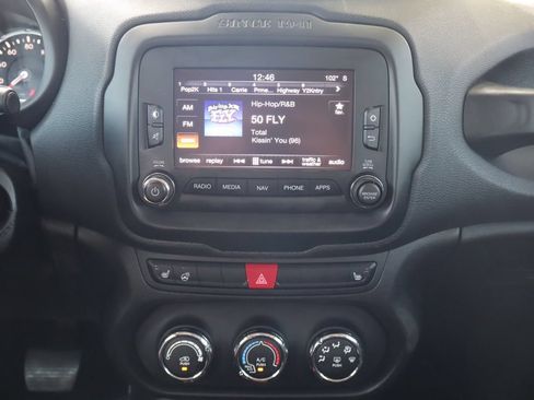 Used 2017 Jeep Renegade Trailhawk AWD/4WD image 34