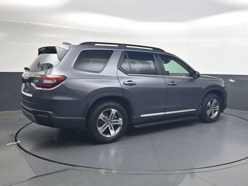 Certified 2025 Honda Pilot EX-L image 4